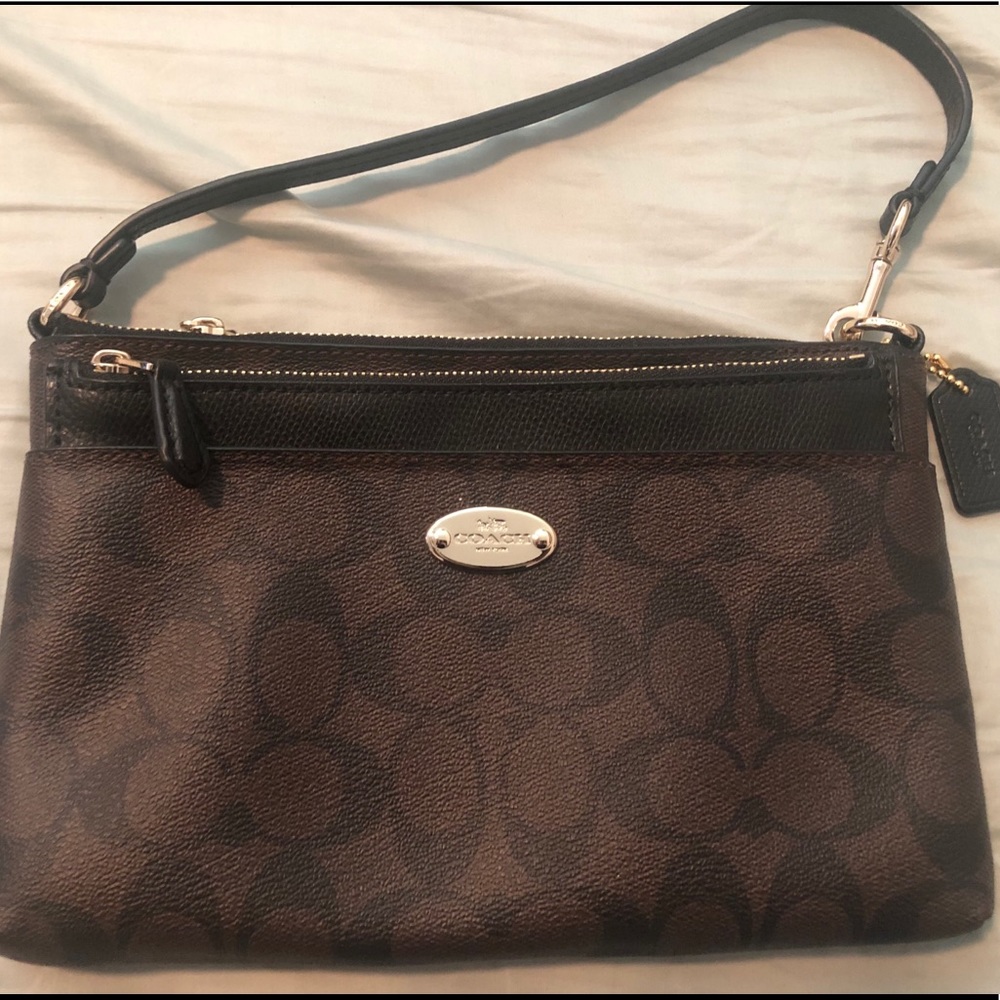 Authentic COACH leather clutch/wristlet